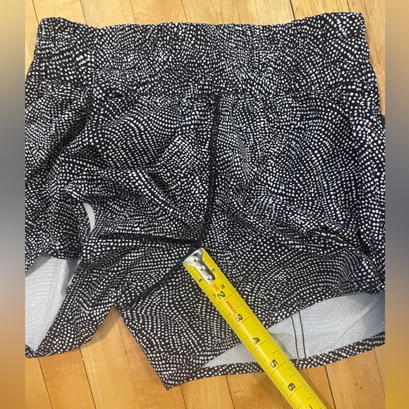Lululemon Shorts - 2 Pairs Bundle Size 4! - Tracker and Hotty Hot II - Like New! - Picture 7 of 7
